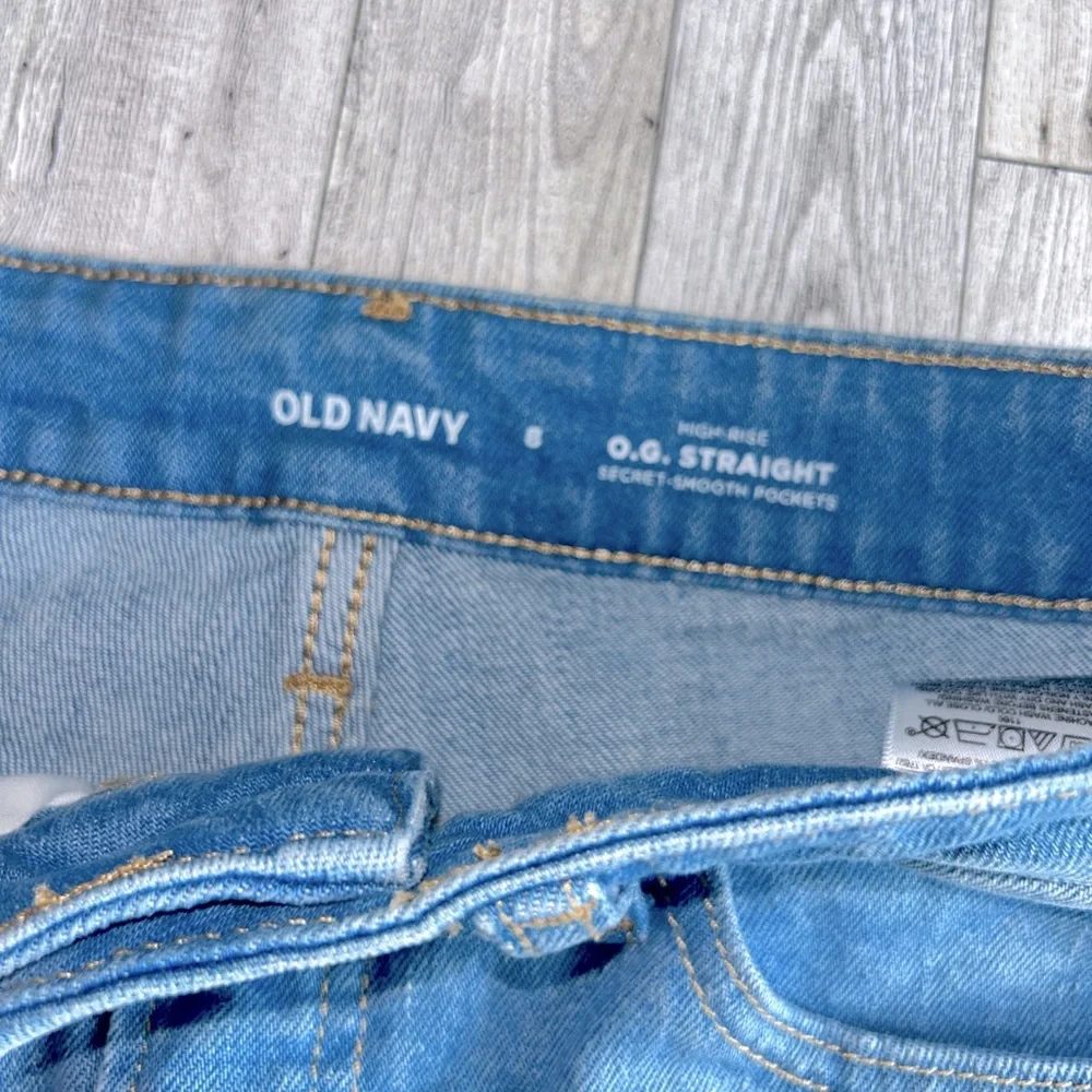 Old Navy High-Rise O.G. Straight Denim Shorts – Size 8 - Picture 4 of 7